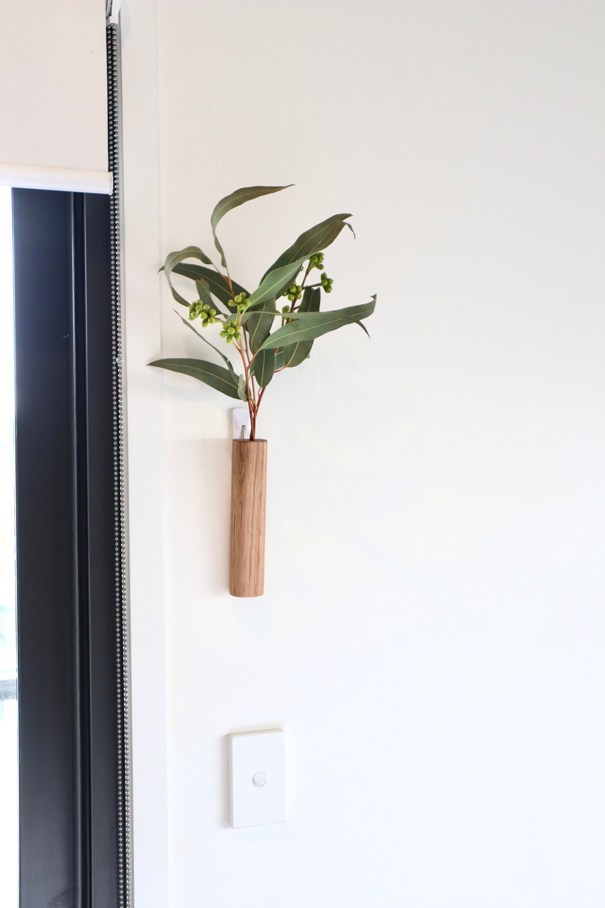 Wall Mounted Stem Bar - Medium